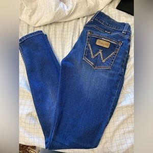 Women’s Skinny Wrangler Jeans